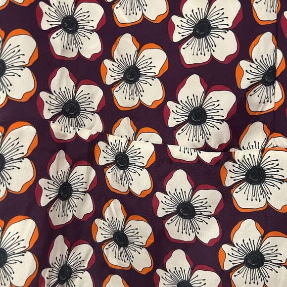 Attic and Barn Silk Shirt Top Women's XL Short Sleeve V Neck Floral Chic Office - Picture 3 of 5